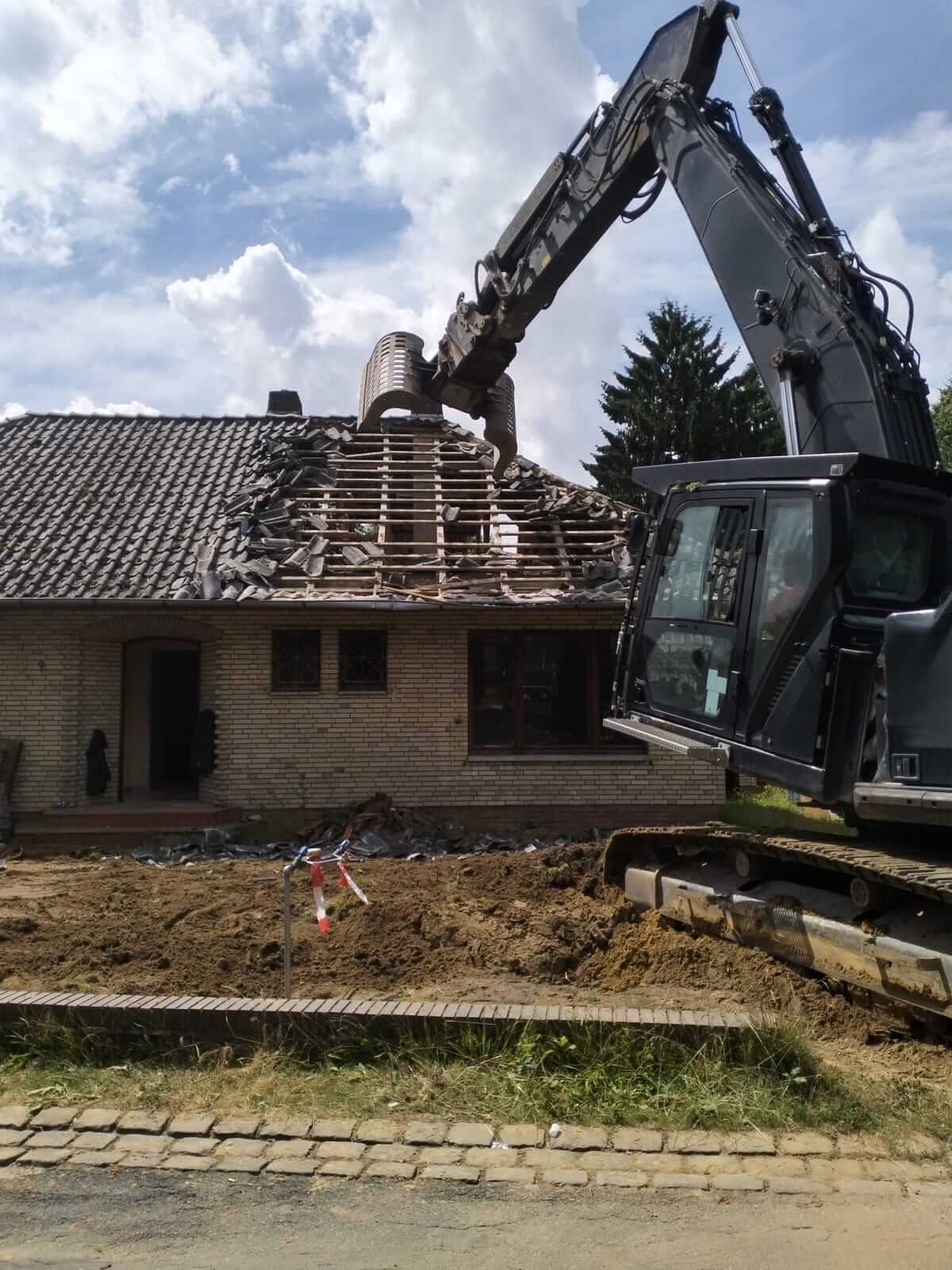Abbruchbagger im Einsatz